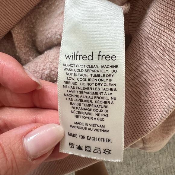 Aritzia Wilfred Free “Free Fleece Crew” - Picture 14 of 15